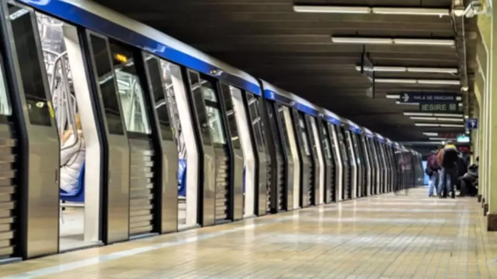 Tragedie la metrou: o persoană a murit după ce a fost prinsă sub o garnitură în stația Piața Unirii 2