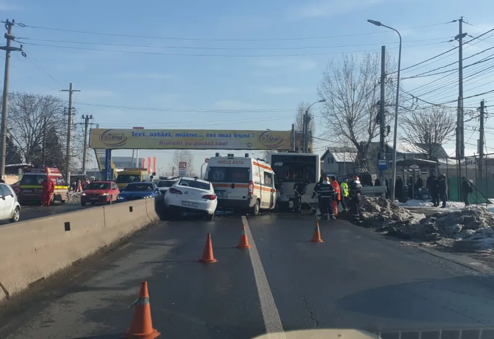 Cinci persoane rănite într-un accident lângă București.  Este implicată o ambulanță a SAJ Giurgiu