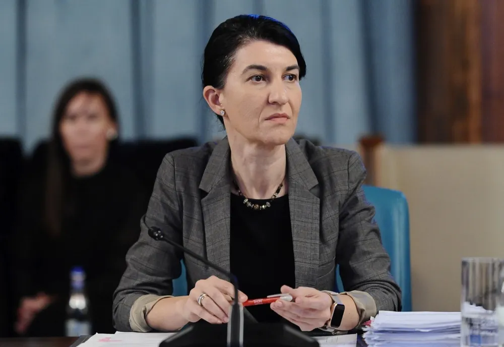 Violeta Alexandru anunță măsuri pentru angajatori şi pentru angajaţii nevoiţi să intre în şomaj tehnic