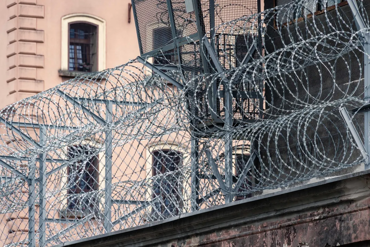 Focar de coronavirus la penitenciarul unde au stat Gheorghe Dincă, Dan Șova și Gigi Becali
