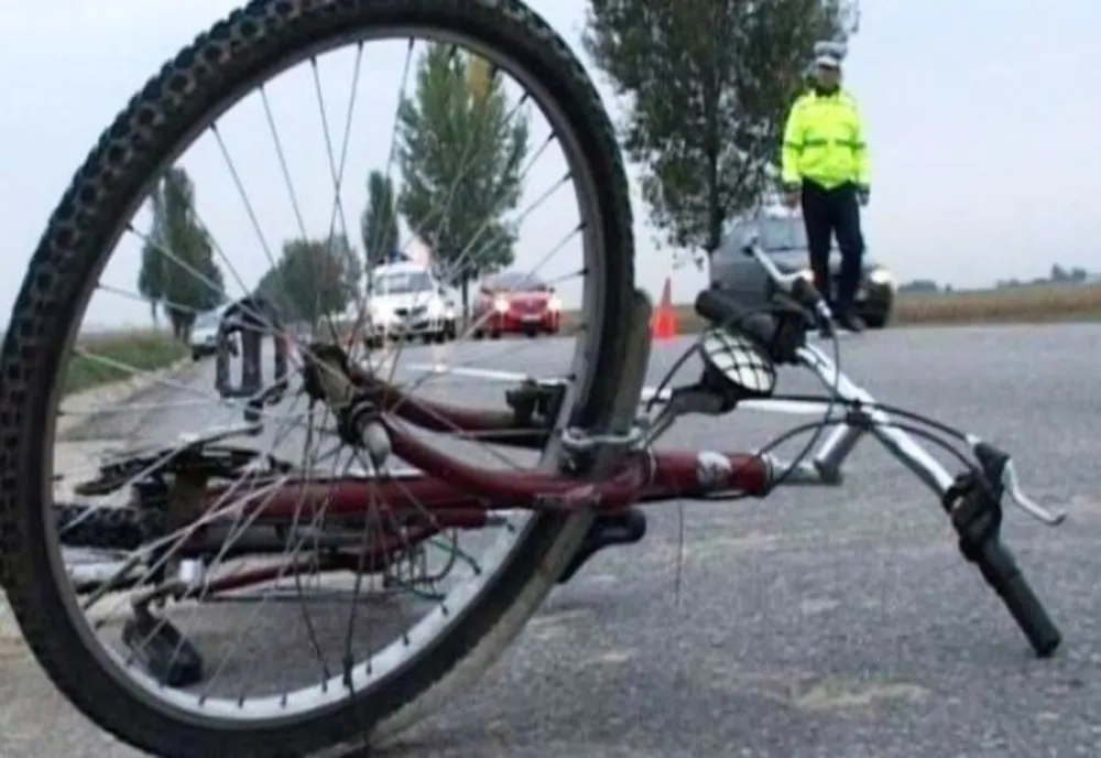 Biciclist rănit după ce a fost acroșat de un autoturism, în Corbeanca