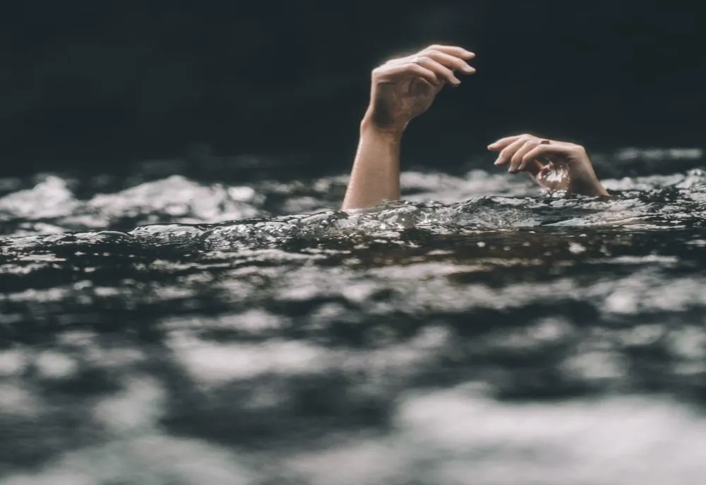 Un băiat de 8 ani din Boţârlău s-a înecat în albia râului Putna