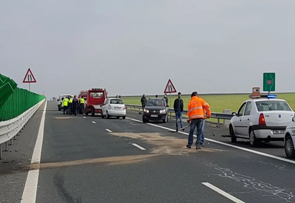 Accident rutier pe Autostrada A2. Două persoane au fost descarcerate