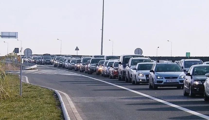 Aglomerație în trafic pe DN 4, pe sensul de intrare în București