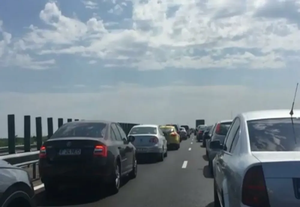ATENȚIE, ȘOFERI! Coloană de mașini la Ciorogârla. Aglomeraţie la intrare în Capitală de pe A1 