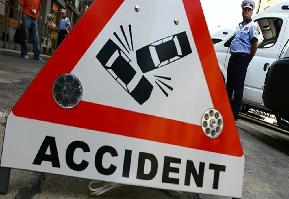 Coliziune frontală între două autovehicule, pe Centura Capitalei. Traficul restricționat