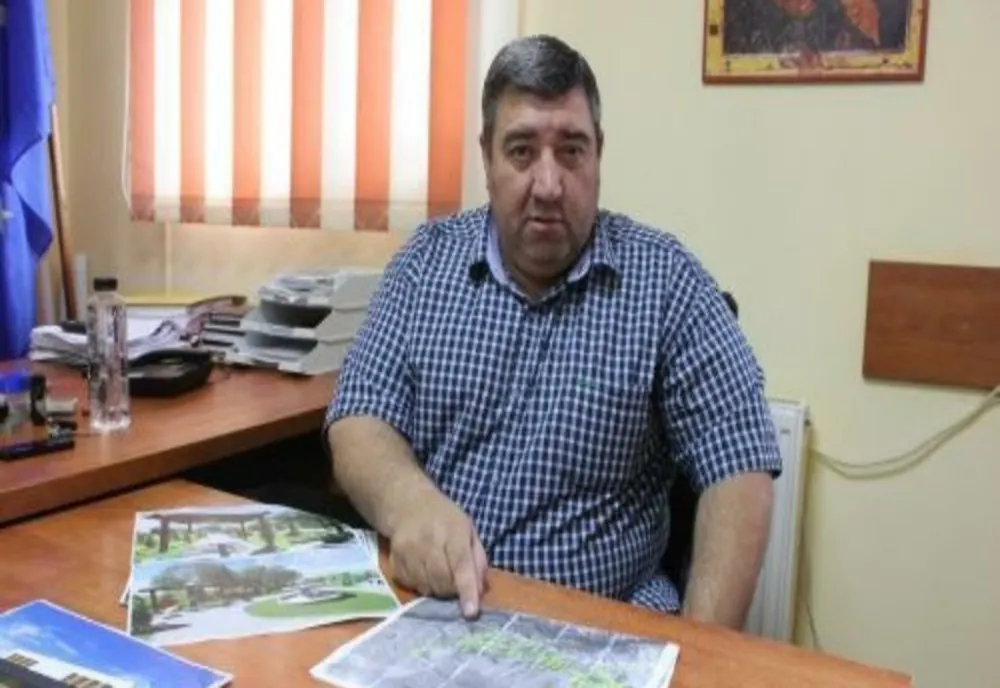 Primarul din Ștefăneștii de Jos, suspectat că a violat o fată de 12 ani, a cerut teste ADN și poligraf