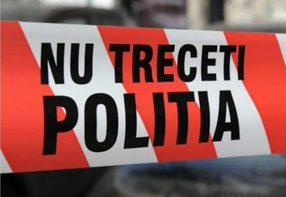 Un bărbat şi-a înjunghiat fosta soţie şi fosta soacră şi apoi s-a sinucis