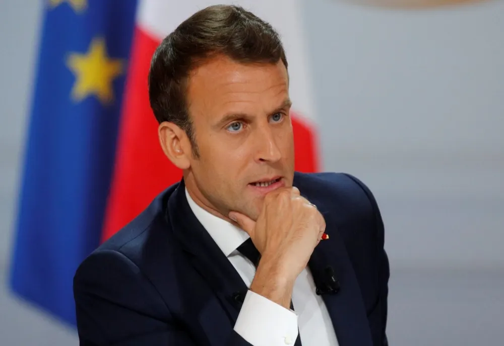 Macron i-a cerut telefonic lui Putin încetarea imediată a ofensivei din Ucraina. Kremlin: “o discuţie serioasă şi sinceră” 