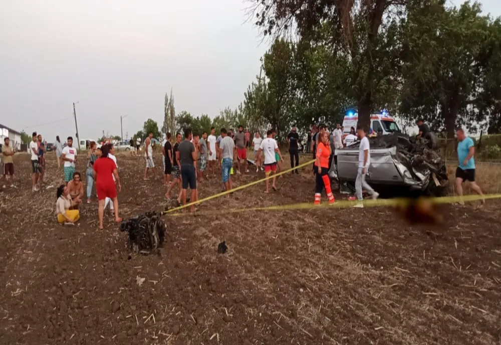 Accident teribil joi seara, în apropiere de București, între județele Călărași și Ilfov. Doi adulţi şi doi copii au murit 