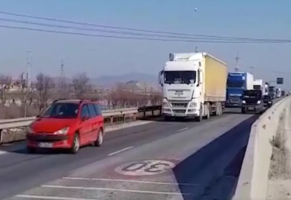 Descoperire șocantă, femeie găsită moartă pe marginea drumului, lângă București