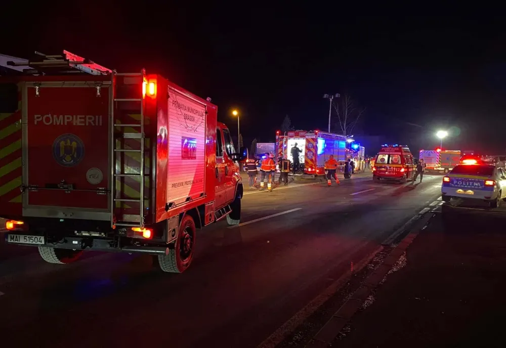 O autoutilitară de curierat a luat foc în timpul deplasării, pe DN Centura București