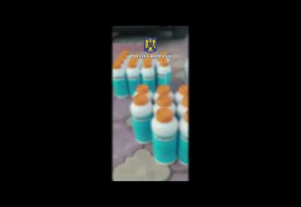 Descinderi în Buzău şi Ilfov. Trafic cu substanţe toxice, folosite pentru coacerea prematură a legumelor, găsite de polițiști