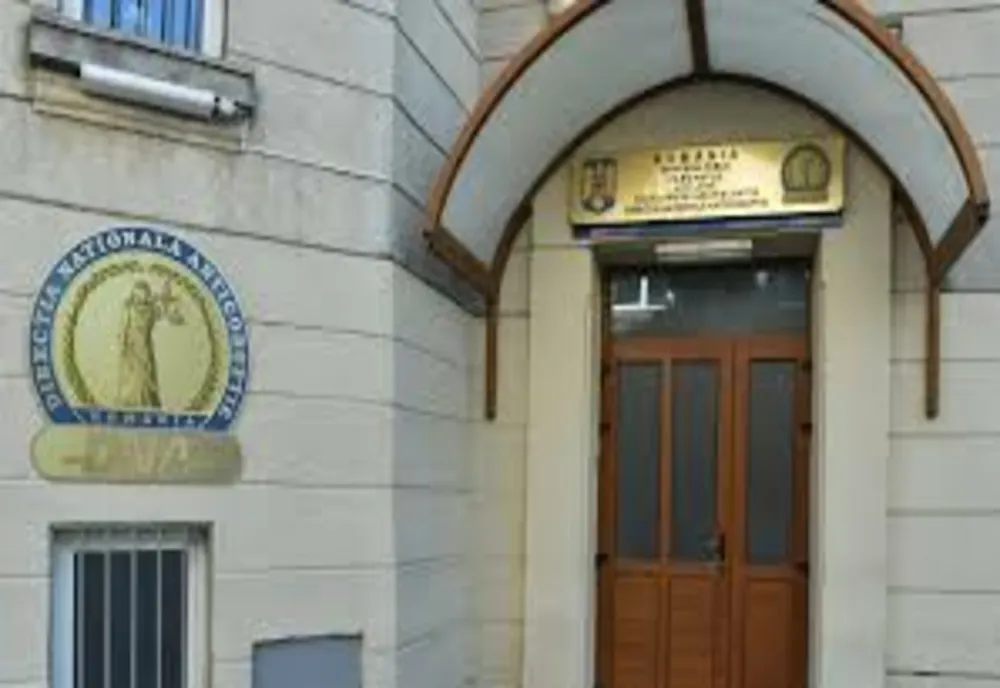 Ilfov. Percheziţii DNA într-un dosar privind decontarea unor lucrări de reparaţii a unor aeronave SMURD