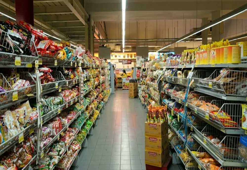 CLIENȚI PĂCĂLIȚI LA GRAMAJUL PRODUSELOR AMBALATE, ÎNTR-UN HYPERMARKET DIN BUCUREȘTI