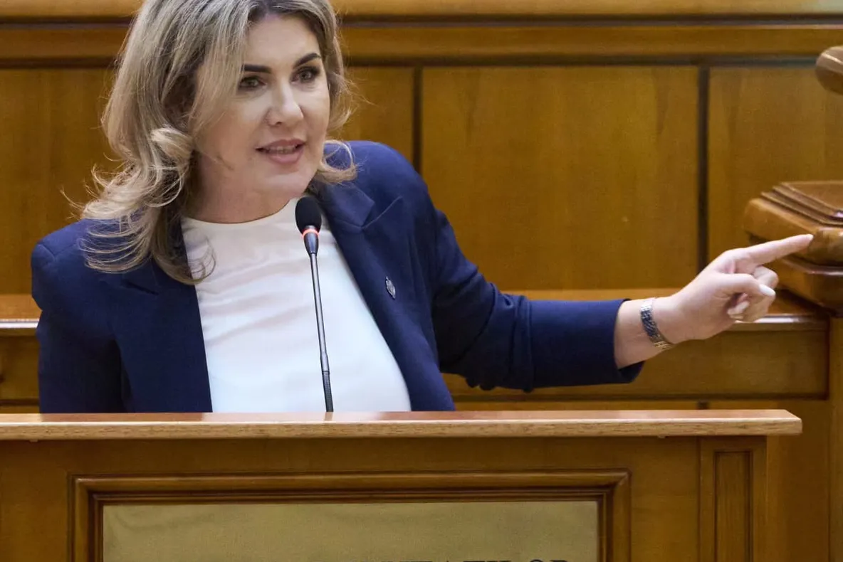 DEPUTATA GIANINA ȘERBAN (AUR) CRITICĂ GUVERNUL: „ROMÂNII SUNT SACRIFICAȚI PENTRU DECIZII LUATE PE ȘEST”