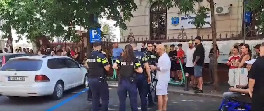 Războiul merdenelelor a ajuns la faza de pumni