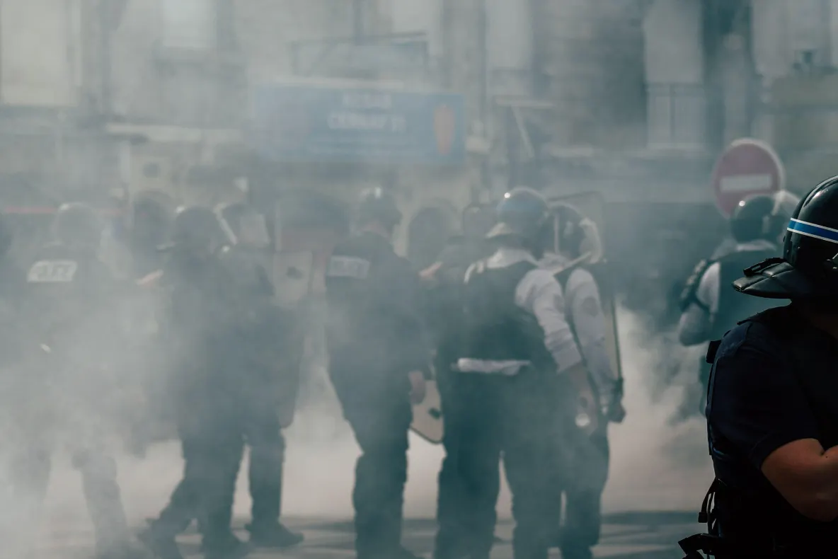 Restricții de circulație în Franța, după protestele violente. Acces limitat în mai multe zone din Paris