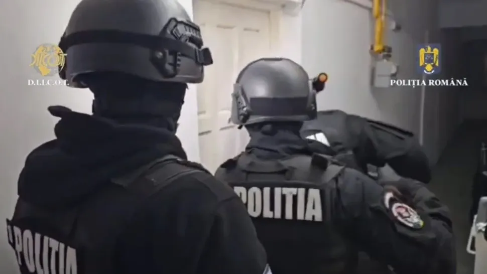 Descinderi în forță, cu sute de mascați, în județele Dâmbovița și Ilfov - VIDEO 