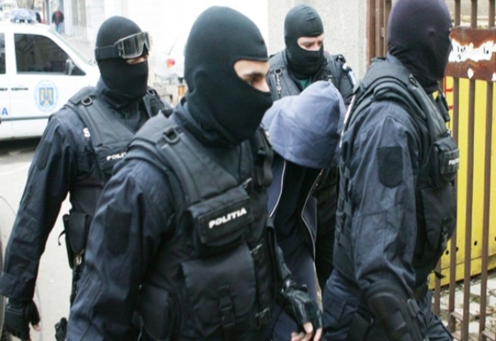 Percheziții de AMPLOARE la un centru comercial din Ilfov. Prejudiciu URIAȘ de 6 milioane de euro