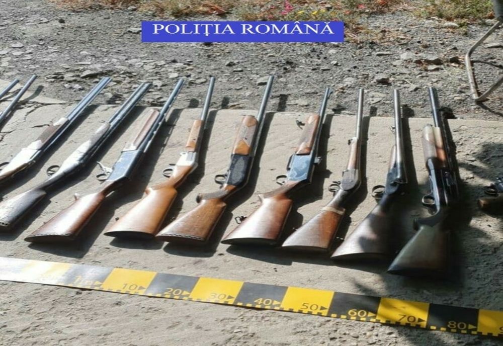 11 arme de vânătoare, deținute ilegal, descoperite de polițiștii din Ilfov  