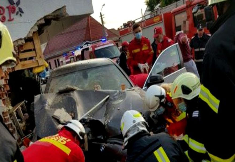 Accident rutier pe DN 1, în Otopeni. O femeie a fost lovită în stația de autobuz