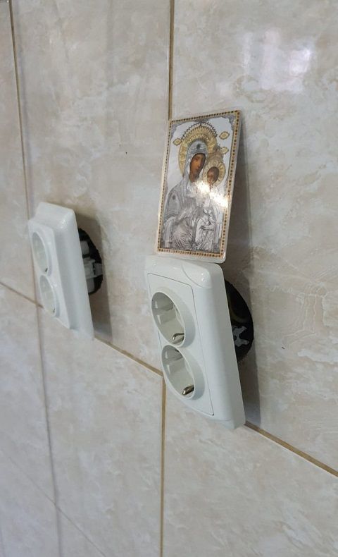 Voluntar la Ambulanța București-Ilfov: Improvizații și verificări pe hârtie în secțiile ATI