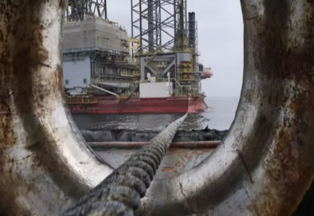 Culisele statului paralel. Declinul industriei petrochimice din România