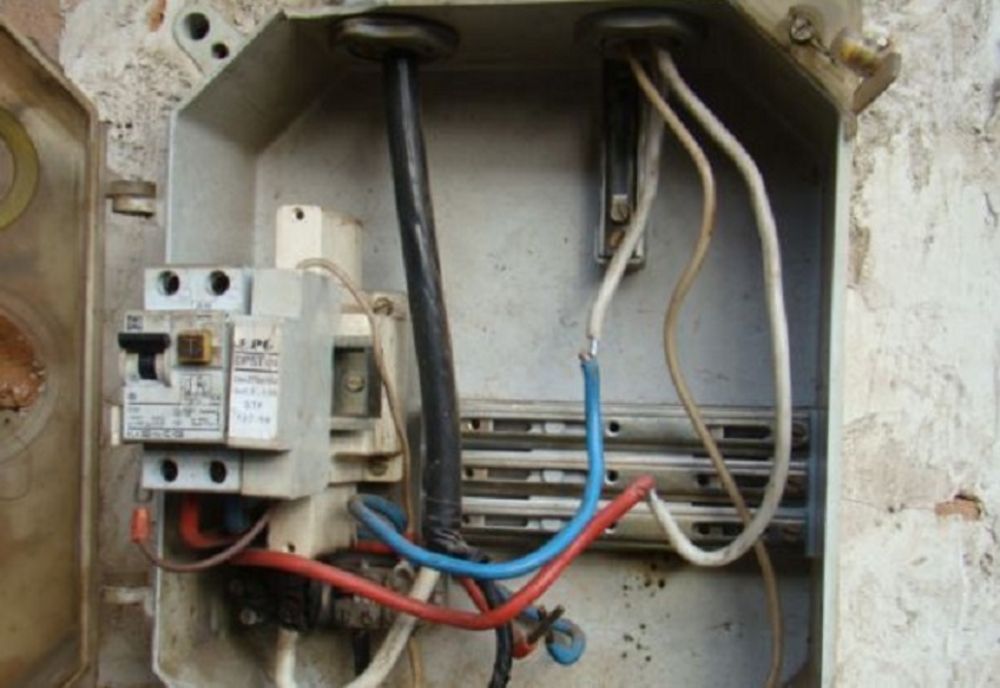 Persoane din Voluntari și Ștefăneștii de Jos depistate că furau energie electrică