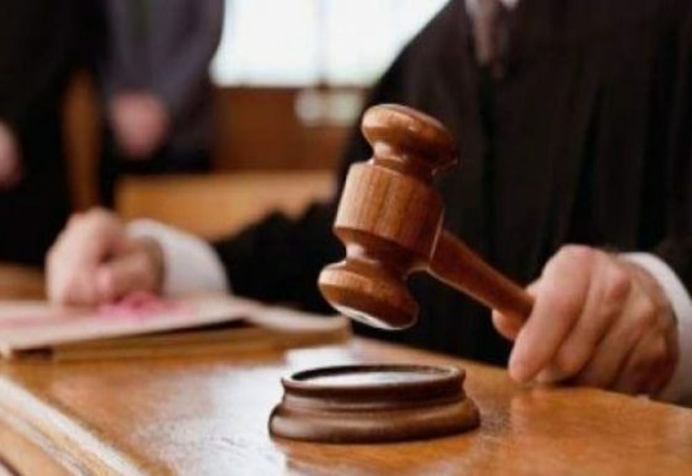 Primarul comunei Ștefăneștii de Jos, acuzat de violarea unei minore, cercetat în libertate