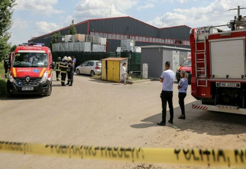 11 persoane au fost rănite, după incendiul de la o hală de deșeuri din Popești Leordeni