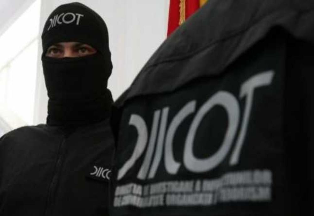 Ilfov. Doi bărbați, reținuți după ce au forțat o copilă să se prostitueze