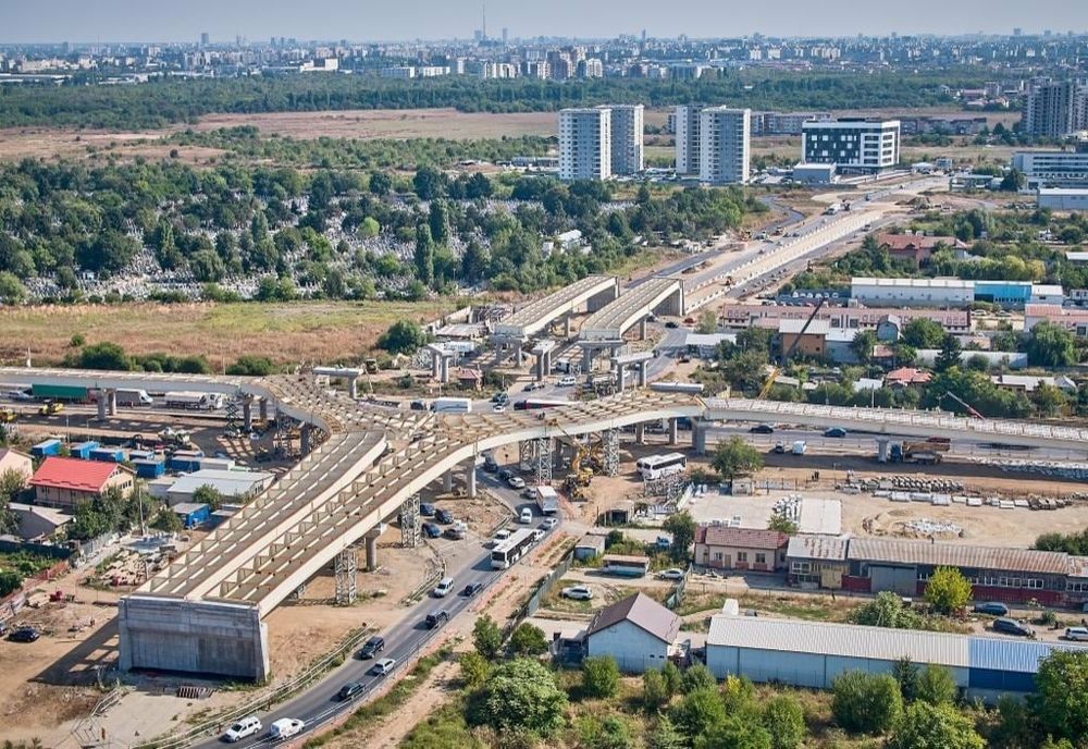 Se montează grinzile la Pasajul Domnești