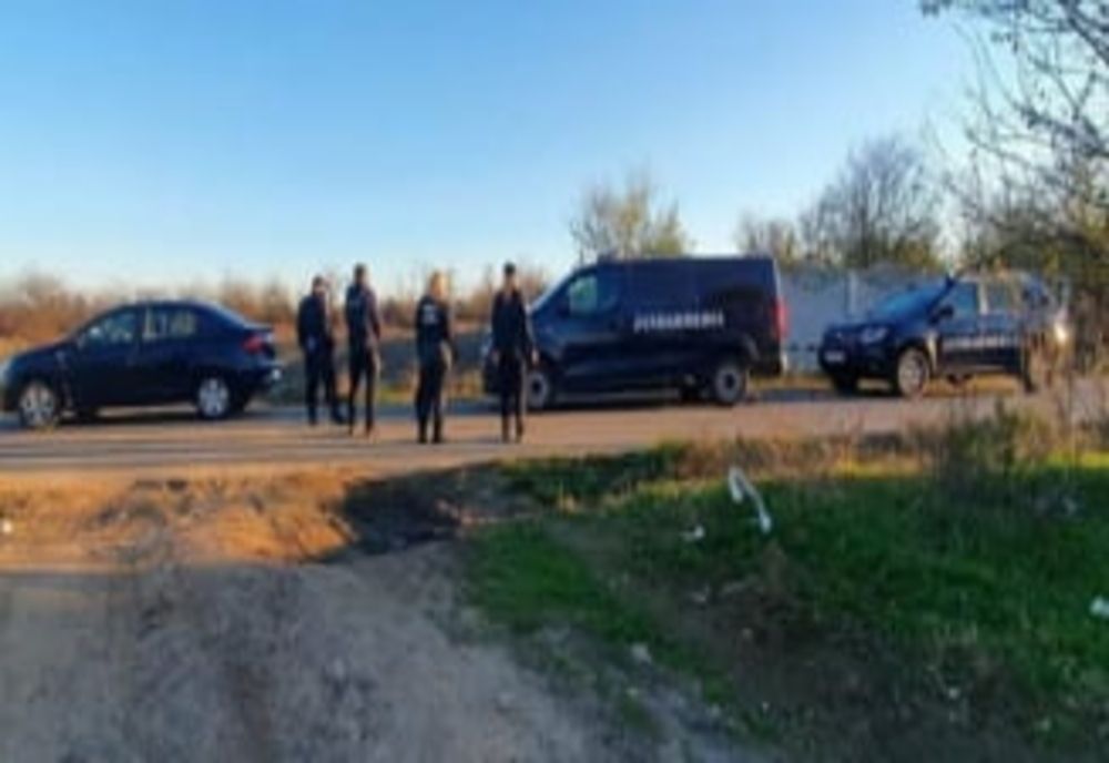 Comisari de mediu atacați cu furcile în timpul unei descinderi la Sintești