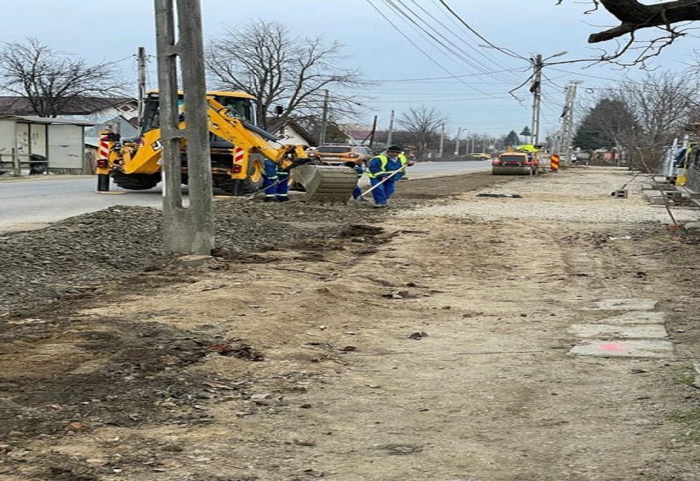 S-au reluat lucrările pe DJ 401 A Domnești – Vidra