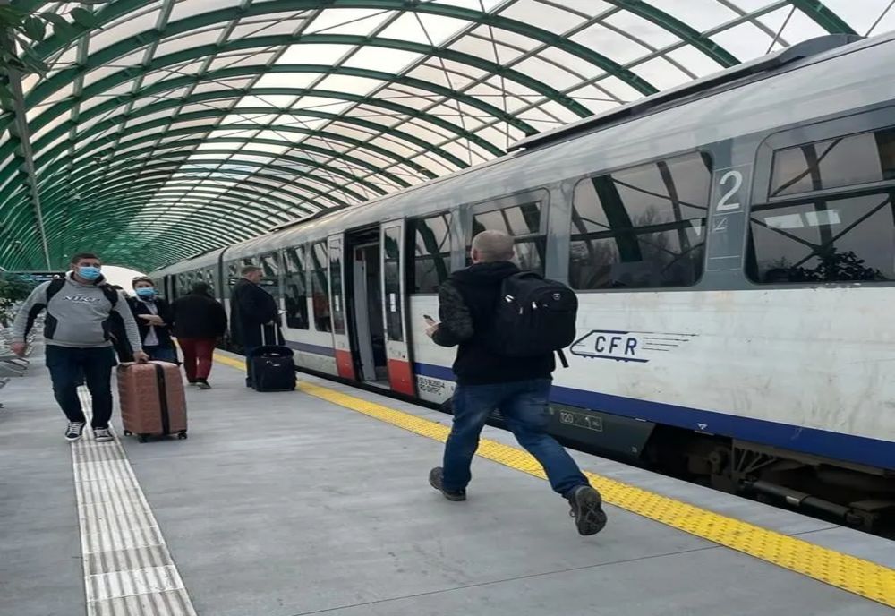 Trenuri formate din câte două Săgeți Albastre pe ruta Gara de Nord – Otopeni 