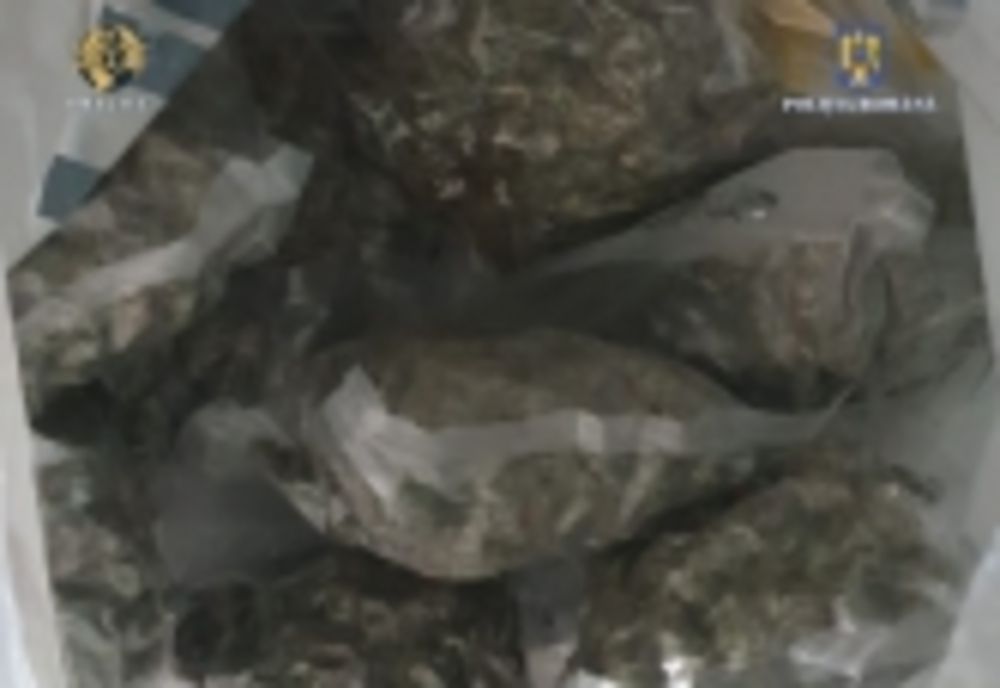 Ilfov. Prinşi în flagrant în timp ce vindeau droguri de mare risc