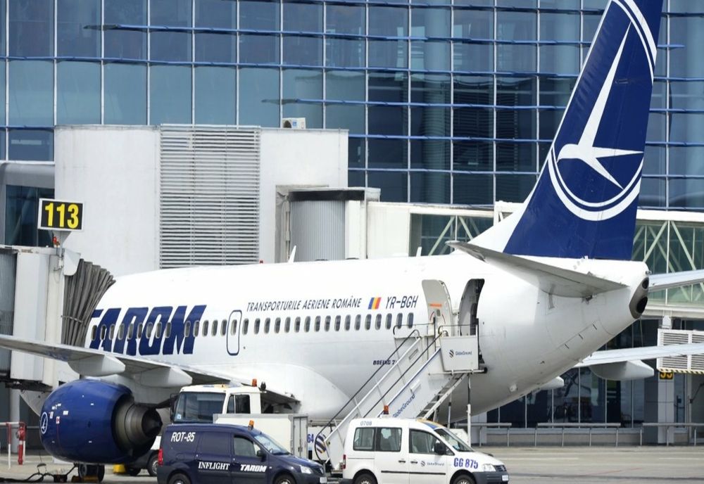 Aproximativ 200 de angajați TAROM protestează în fața sediului din Otopeni. Ce revendicări au sindicaliștii