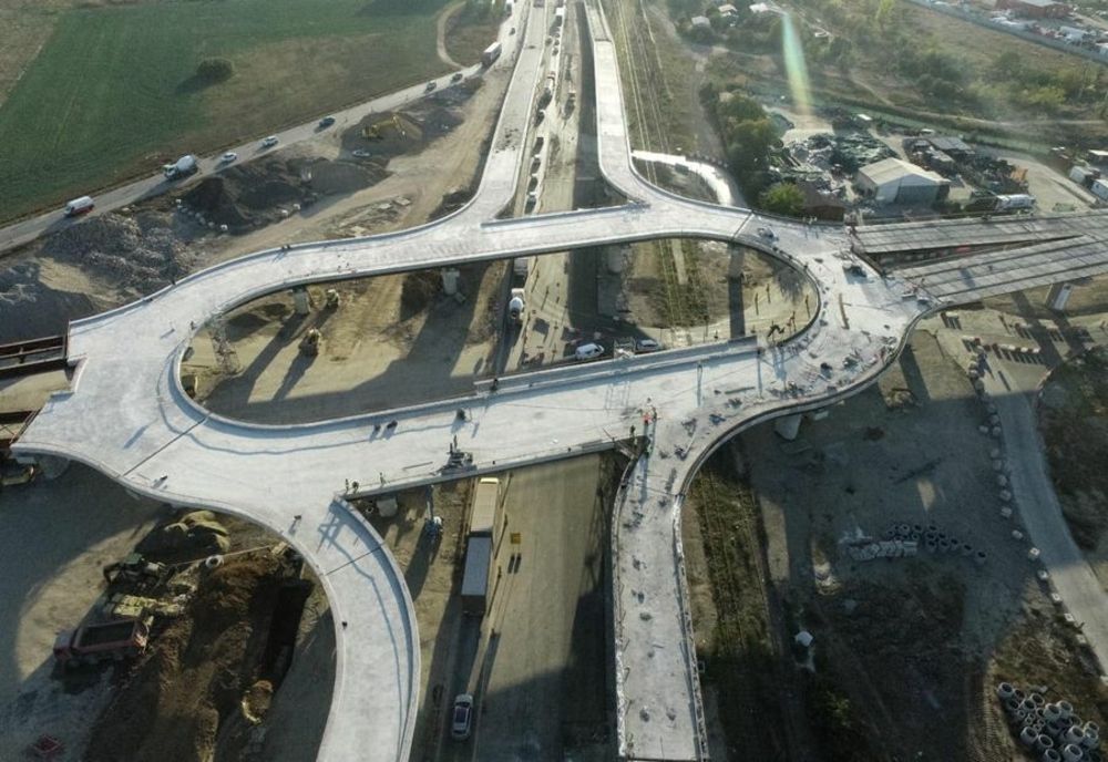 Se lucrează intens la Pasajul Olteniţei- Popeşti Leordeni