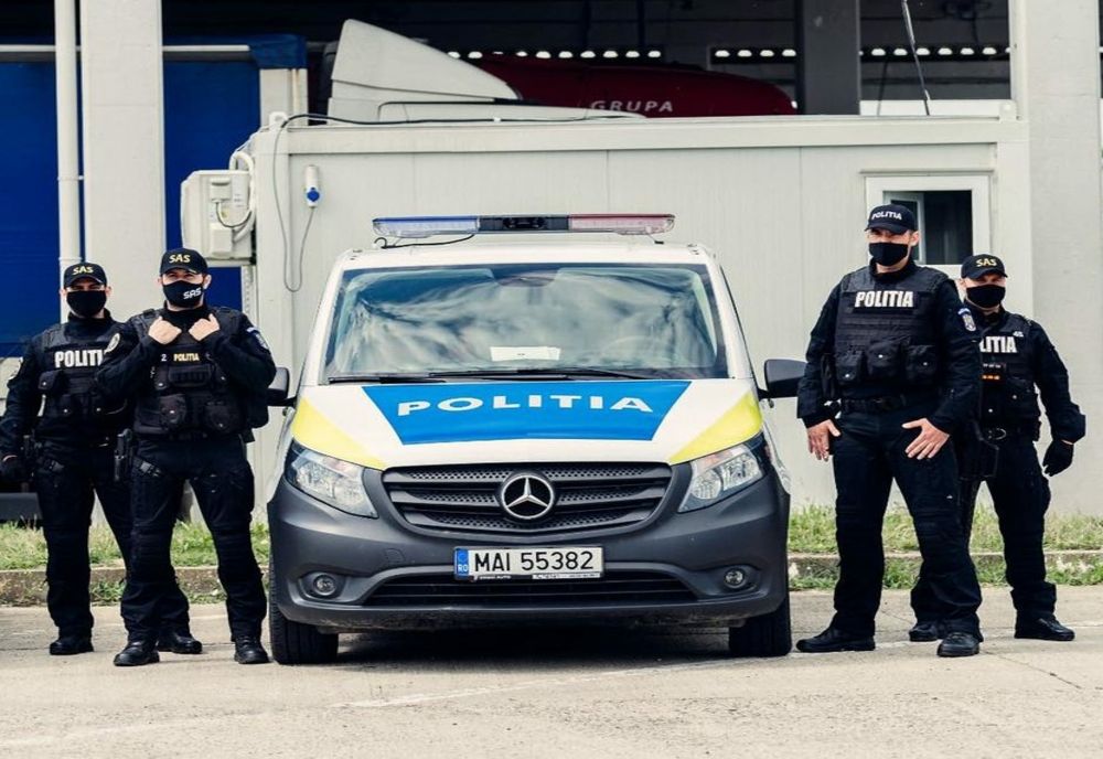 Femeie cercetată pentru trafic de influență, după ce a pretins că poate facilita o încadrare în M.A.I. A fost prinsă în flagrant când primea bani