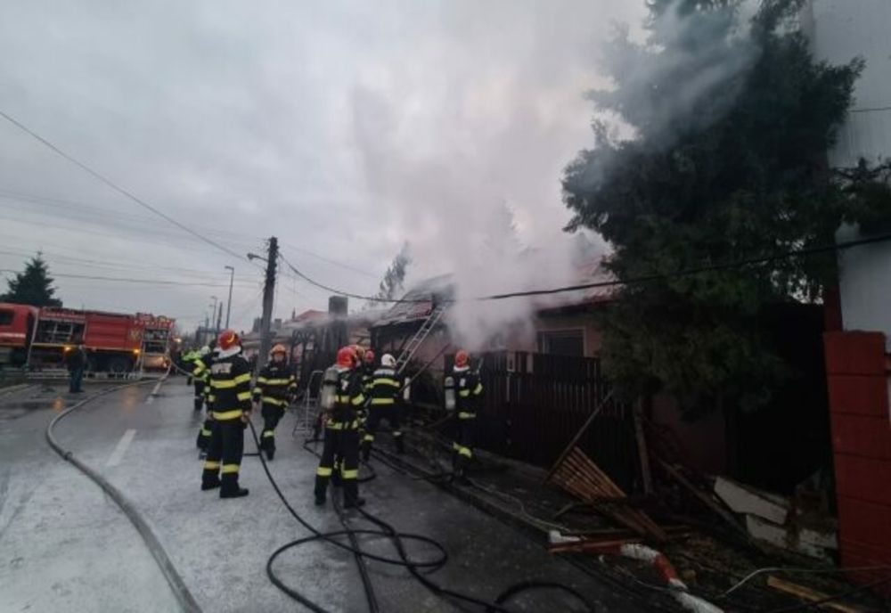 Ilfov. Incendiu în Voluntari, la o casă și un magazin