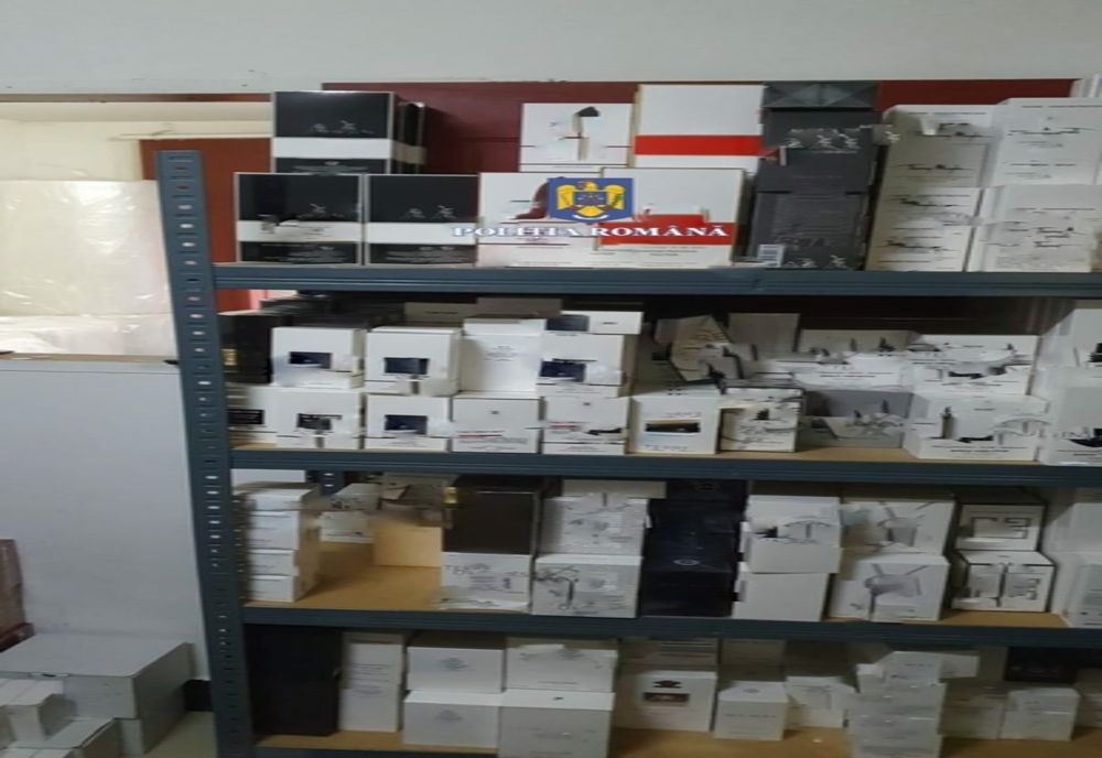 Parfumuri contrafăcute în valoare de 700.000 de lei, confiscate de polițiști în urma unor percheziţii în Ilfov