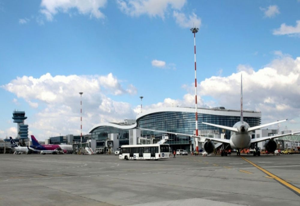 Ilfov. Patru persoane reţinute după descinderile de pe Aeroportul Otopeni