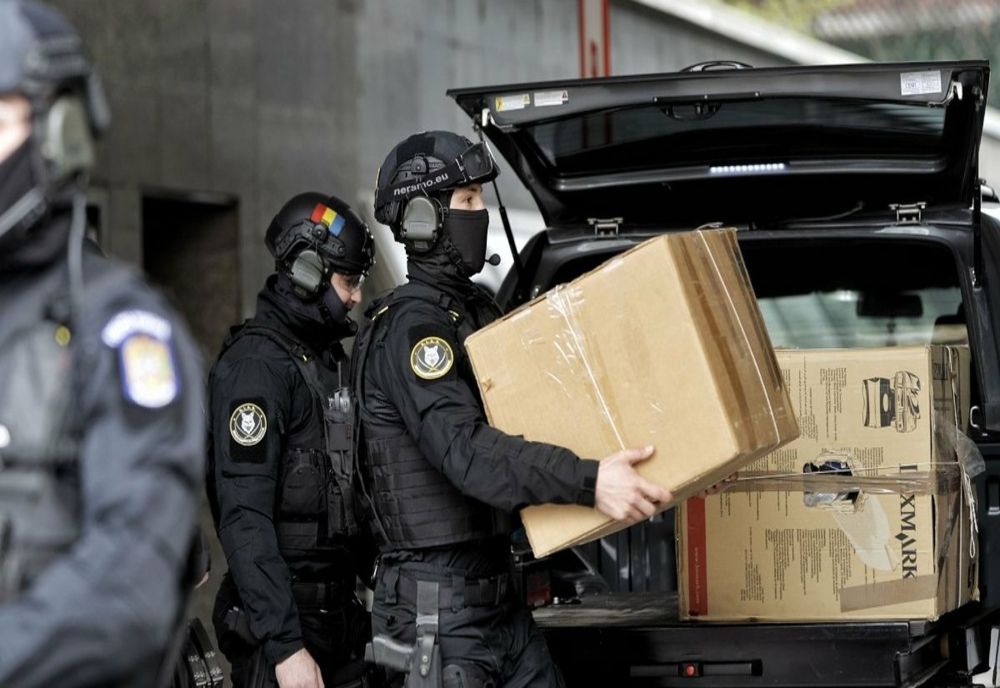 Ilfov. Percheziţii domiciliare la persoane care introduceau în ţară canabis şi cocaină şi apoi le comercializau. Patru persoane  arestate preventiv