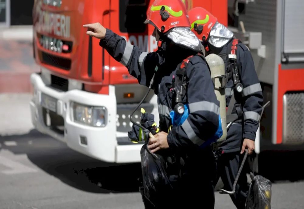 Ilfov. O autoutilitară a luat foc pe Centura Capitalei (DNCB), în zona Ștefăneștii de Jos