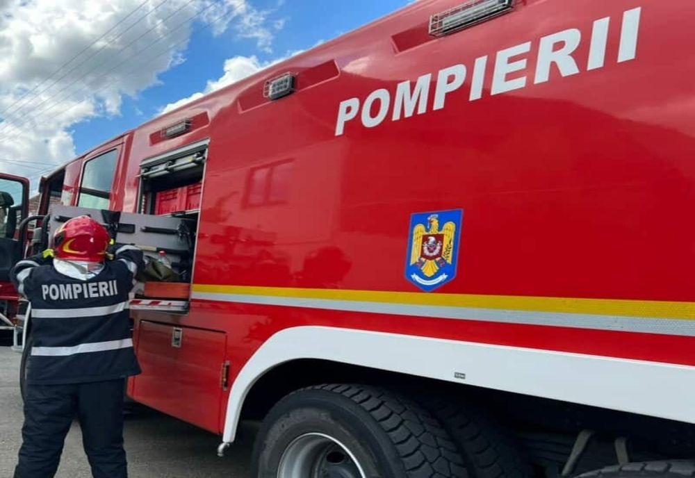 INCENDIU DE PROPORȚII ÎN BUCUREȘTI. TRAFIC BLOCAT PE ȘOSEAUA PIPERA