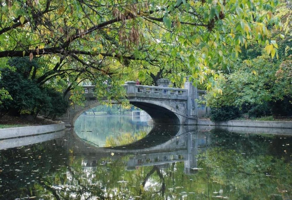 NICUŞOR DAN: PESTE 70% DIN ALEILE PARCULUI CIŞMIGIU, REABILITATE