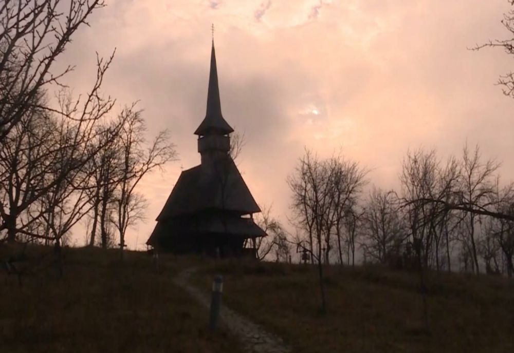 Bârsana, tărâmul de poveste care ne apropie de Dumnezeu. Sărbători de poveste în Maramureș - VIDEO