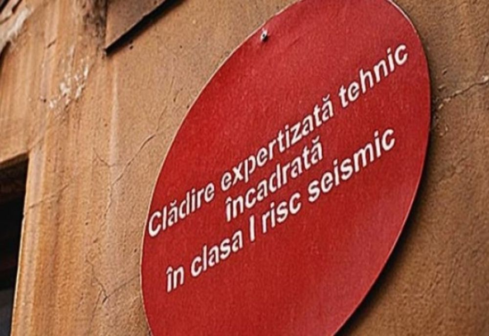 Chiriașii din blocurile cu bulină roșie din Capitală sunt în alertă. Au la dispoziție 30 de zile să evacueze locuințele