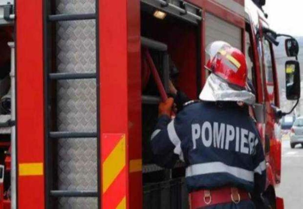 INCENDIUL DE LA DEPOZITUL DIN AFUMAŢI A FOST LOCALIZAT; NUMĂRUL AUTOSPECIALELOR A FOST REDUS